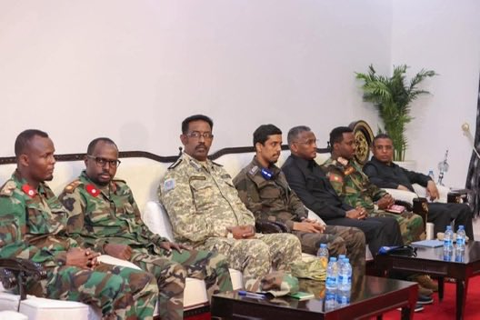 sntvnews1's tweet photo. In #Baidoa, the Commander in Chief of the National Armed Forces, President @HassanSMohamud, convened a meeting with the country’s top security commanders, including military, police, and intelligence, to discuss ongoing operations against terrorists and to strengthen federal and state-level inter-agency coordination to maintain stability and the security of Southwest State.