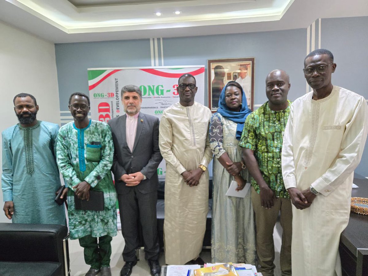 ong3D's tweet photo. À Dakar, l’ONG 3D réunit diplomatie et société civile pour un dialogue ouvert sur la situation en Iran et les enjeux des droits humains. Un espace d’échanges franc pour mieux comprendre les crises internationales et renforcer la solidarité entre les peuples. #DroitsHumains https://t.co/IPPgTO9YtB