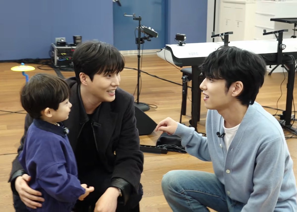 tokkintopil's tweet photo. younghyun was not there when wonpil had his first solo with pilmography, now he's showing up with him to promote unpiltered. whatever they have together i am just here to admire and be thankful 🥹😭🫶🏼
https://t.co/wLKCko8cjj