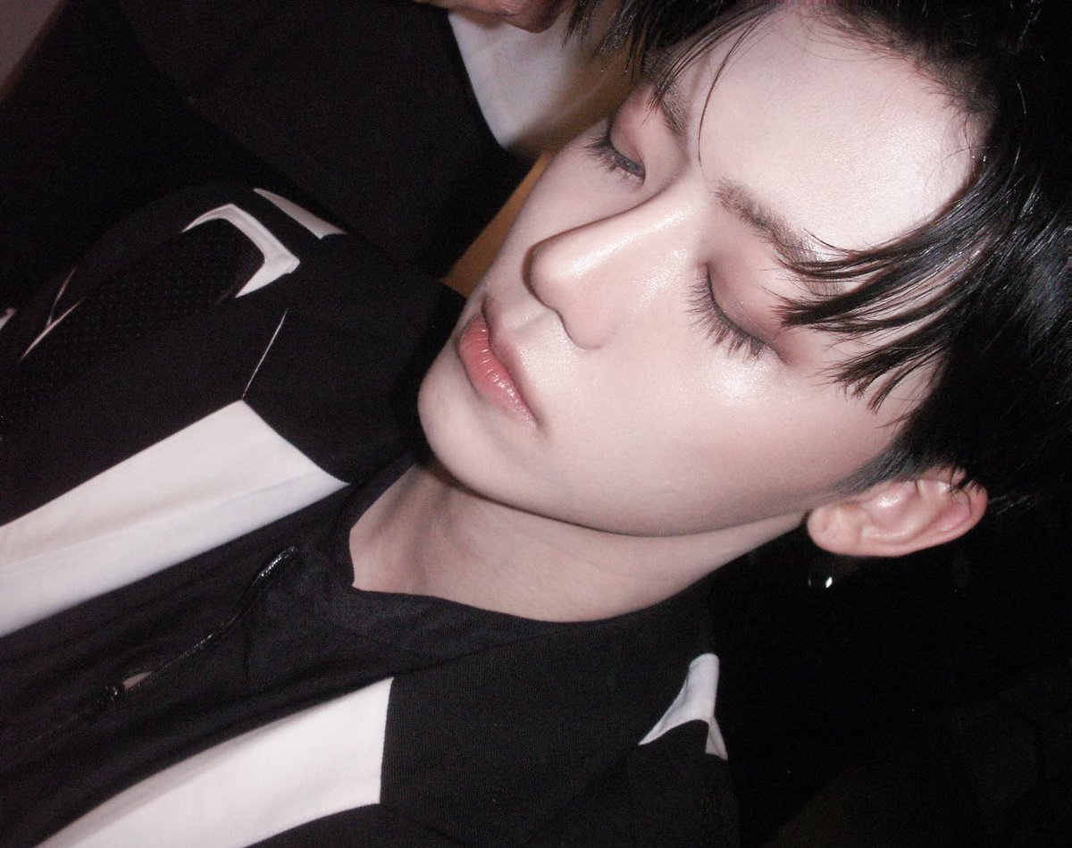 ᴋᴍ.✿ tweet media