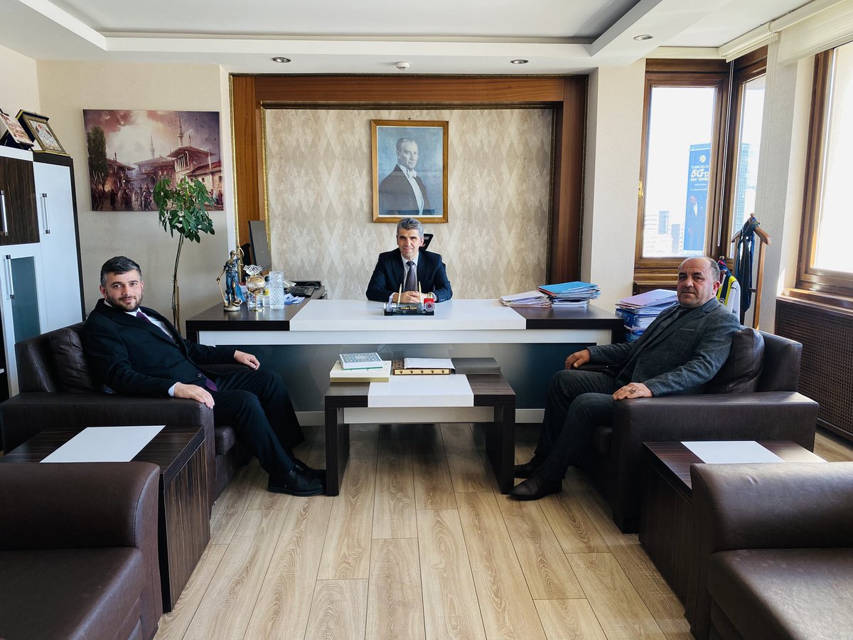 mesutkarayigit_'s tweet photo. Adalet Bakanlığı Ceza İşleri Genel Müdürlüğü Genel Müdür Yardımcısı kıymetli hemşehrimiz @52orhan ’yi,meclis üyemiz Hüseyin Engin ile birlikte ziyaret ederek,bölgemiz üzerine verimli bir görüşme gerçekleştirdik.
Nazik misafirperverliklerinden dolayı kendilerine teşekkür ediyoruz. https://t.co/0RLSOQhSt3