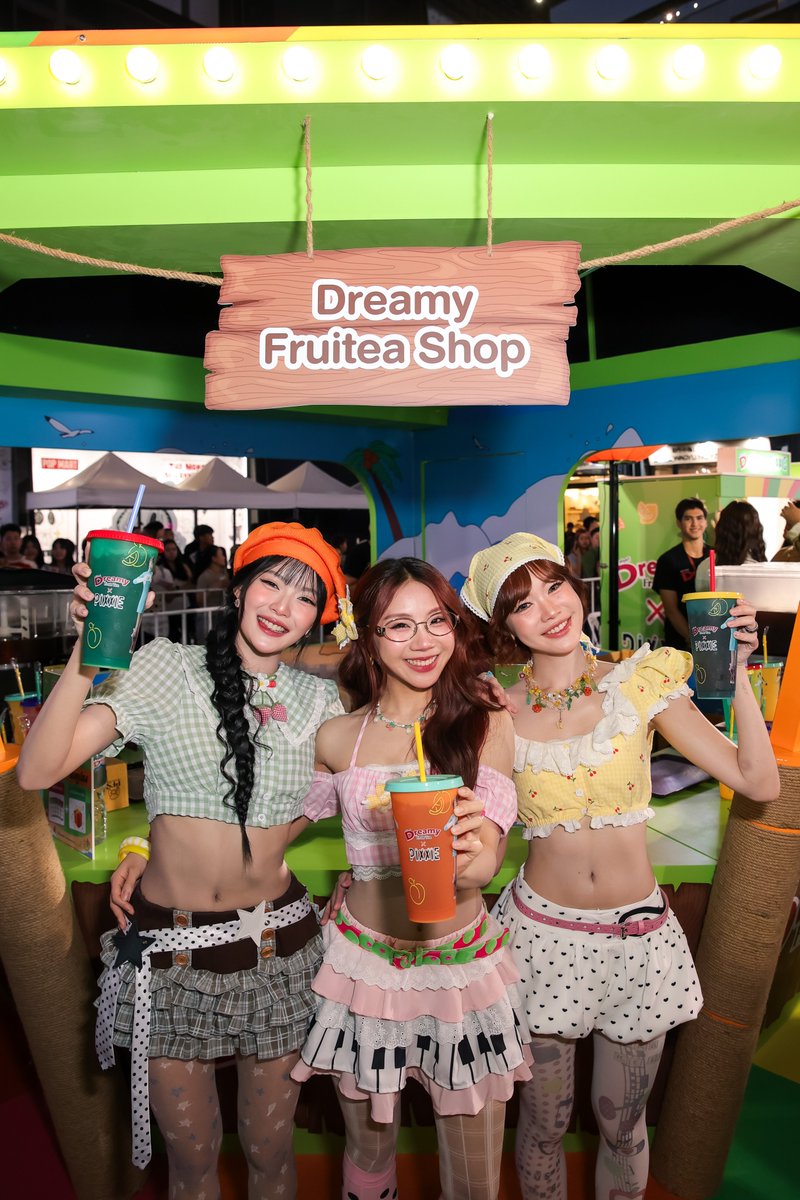 dreamymix_th's tweet image. รวมภาพบรรยากาศบางส่วน ในงาน Dreamy Fruit Tea X PiXXiE ซัมเมอร์ เวอร์สุดมิกซ์  ขอขอบคุณแฟนคลับๆทุกท่าน ที่มาร่วมสนุกสุดเวอร์ด้วยกันในงานนี้ 🫶💫

หวังว่าโอกาสหน้าเราจะได้เจอกันอีกนะคะ ฝากDreamy Fruit Tea  ไว้ในหัวใจทุกคนด้วยน้าา อร่อย สดชื่น มีประโยชน์ แถมหาซื้อง๊ายง่ายย ✨️🎉