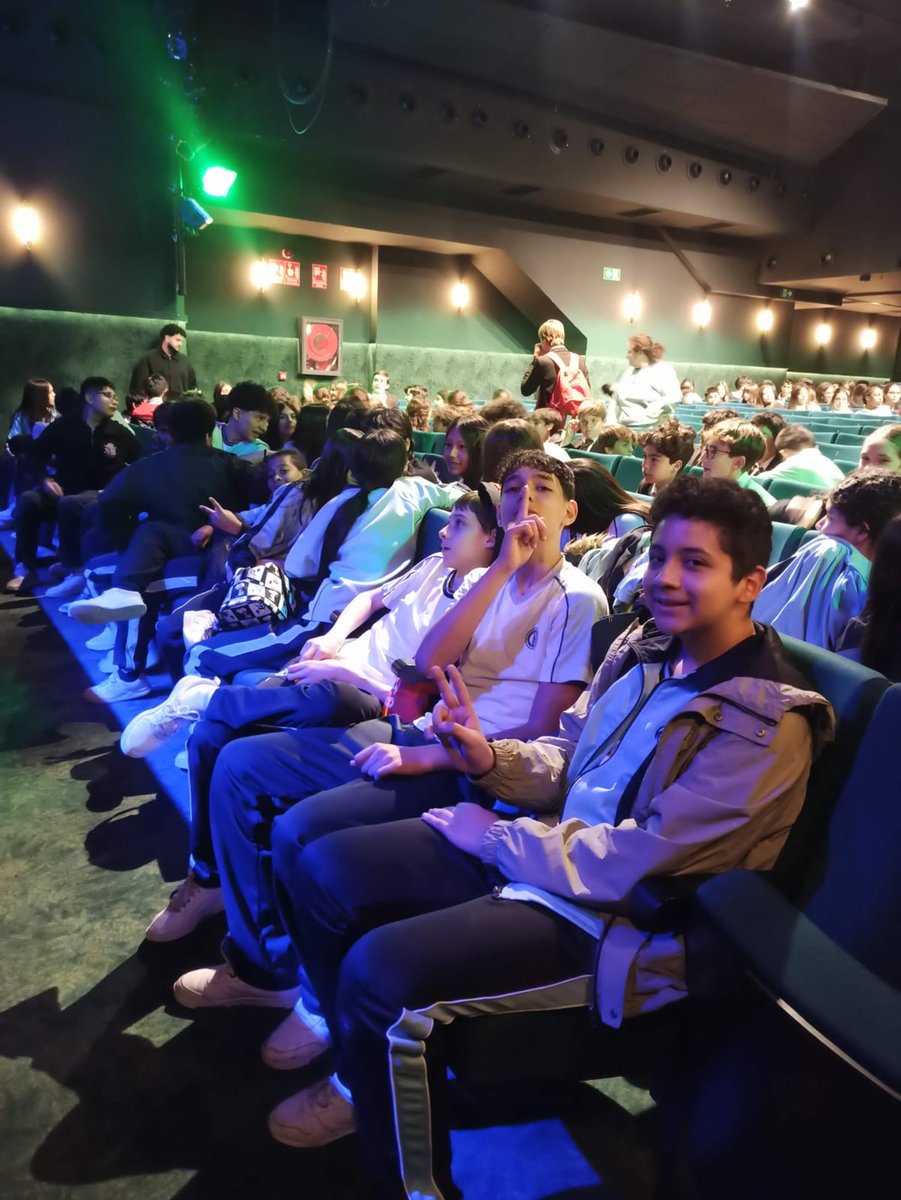 StaMMicaela's tweet photo. 1° ESO ha asistido a una recreación del teatro de Cervantes. Han disfrutado participando en las obras clásicas del siglo de oro.
#colegioshhcc 
#educaciónvicenciana 
#cervantes https://t.co/HghJrIm50v