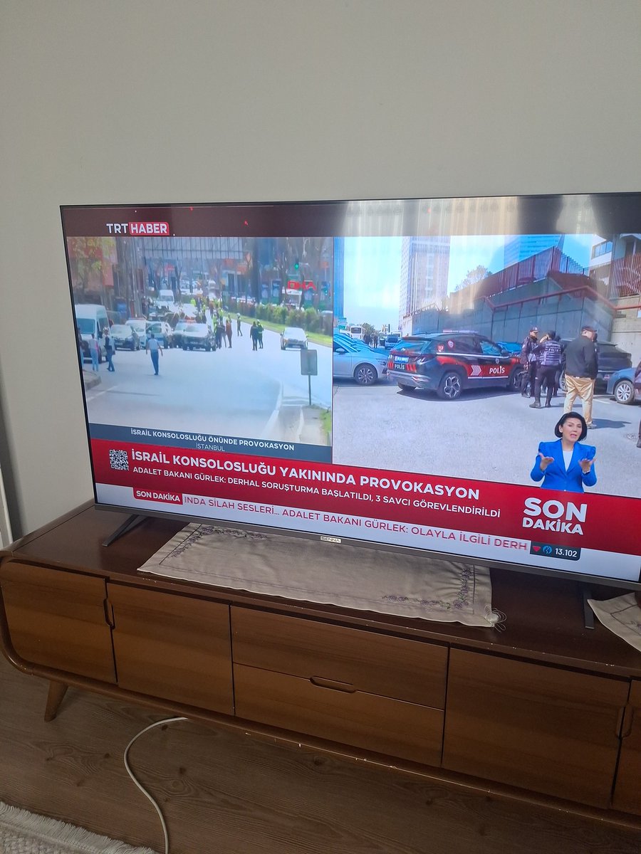 İsrail konsolosluğuna  saldırı oluyor, ülkede ne kadar polis varsa  yığıyorsunuz, hemen 5 savcı görevlendiriliyor, maşallah yahudileri korumak için tanklarıda yığın, savaş uçaklarnıda götürün..