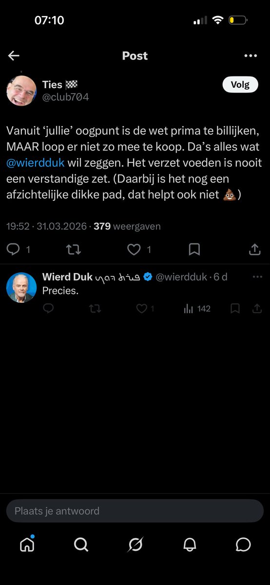 Niets is gevaarlijker dan een trouwe goj.

Hij leert de zionist dat hij zich zionistischer moet gedragen.