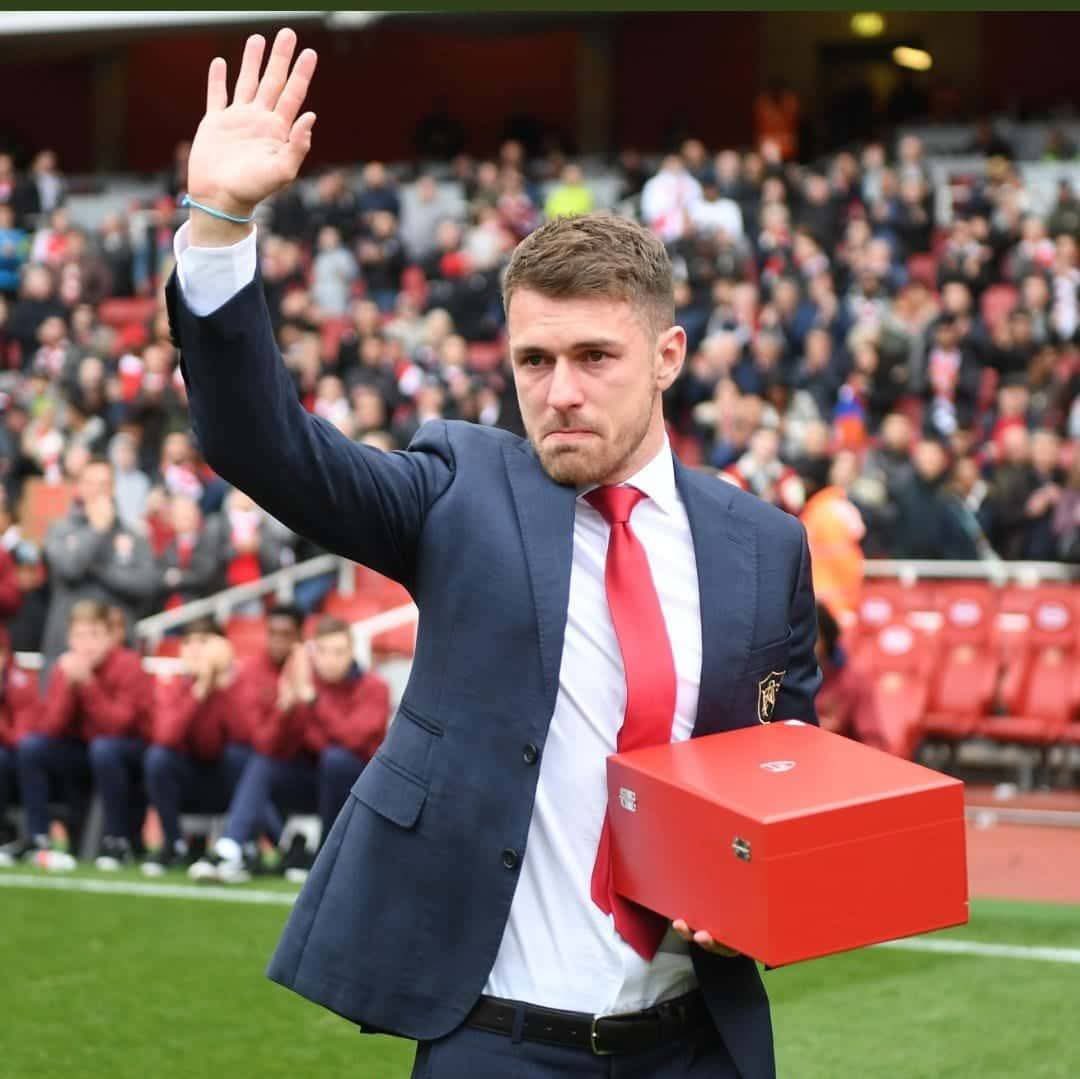 عمرو tweet media