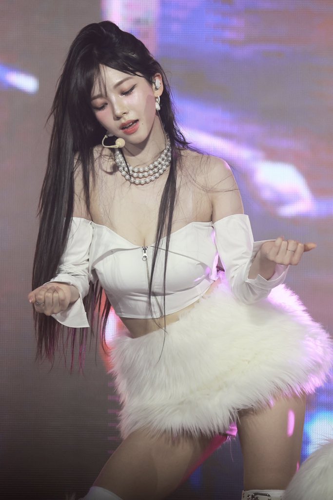 leejunhokkk's tweet photo. #KARINA #카리나 
#aespa #에스파 #NSFW https://t.co/kxY1QwPe1C