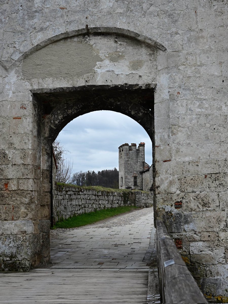 Throjaphoto's tweet image. #4gewinnt #ConnectFour

Ausblicke auf der weltlängsten Burg zu #Burghausen. 🏰 

#Castle #Bavaria #Germany