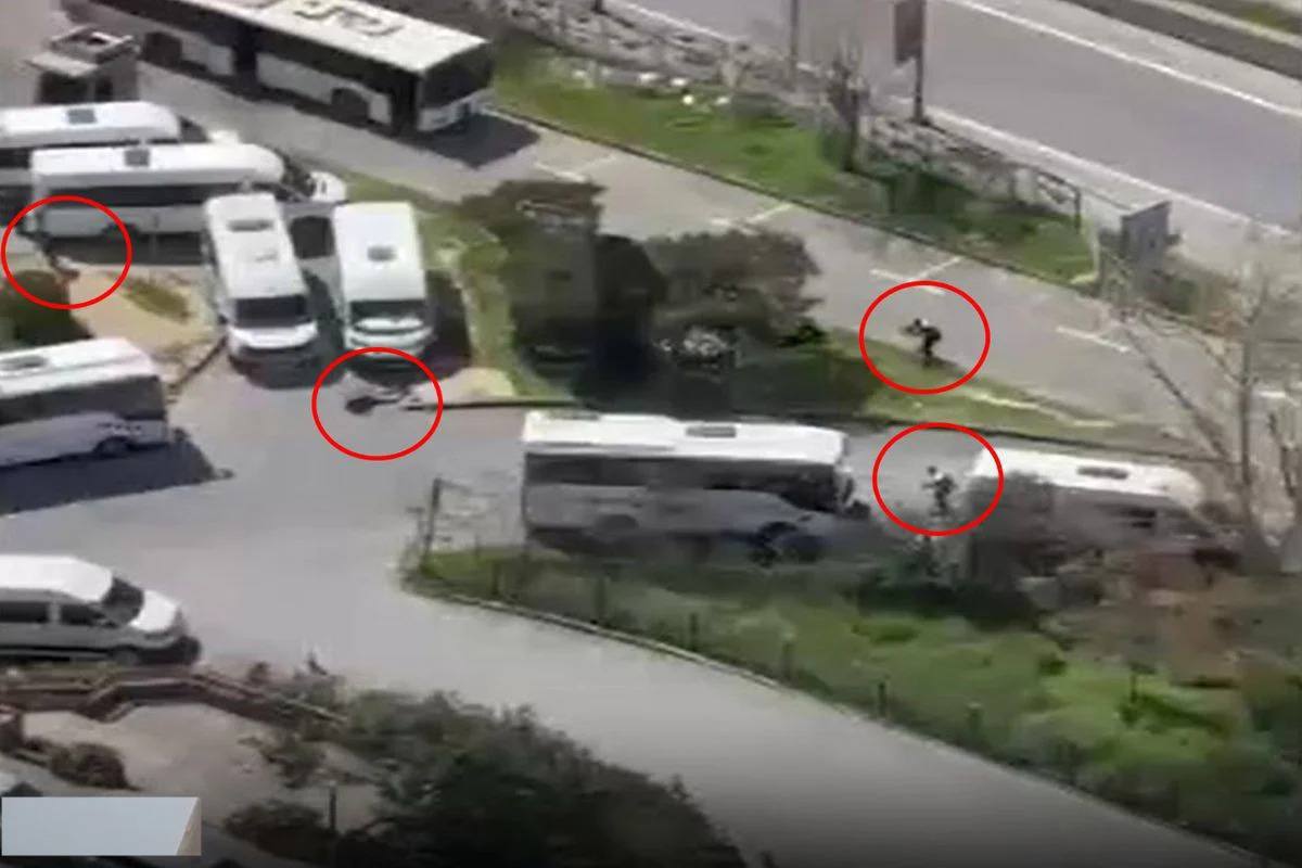 DiwanDaily's tweet image. ‼️ وسائل إعلام تركية : 

إصابة شرطيين اثنين في حادث إطلاق نار قرب قنصلية إسرائيل في اسطنبول.

لا يوجد دبلوماسيون إسرائيليين في تركيا حاليا.

وزير العدل يكلف 3 مدعين عامين بالتحقيق في حادث إطلاق النار قرب قنصلية صهيونية بإسطنبول.

فتح تحقيق فوري بشأن ملابسات حادثة إطلاق النار في