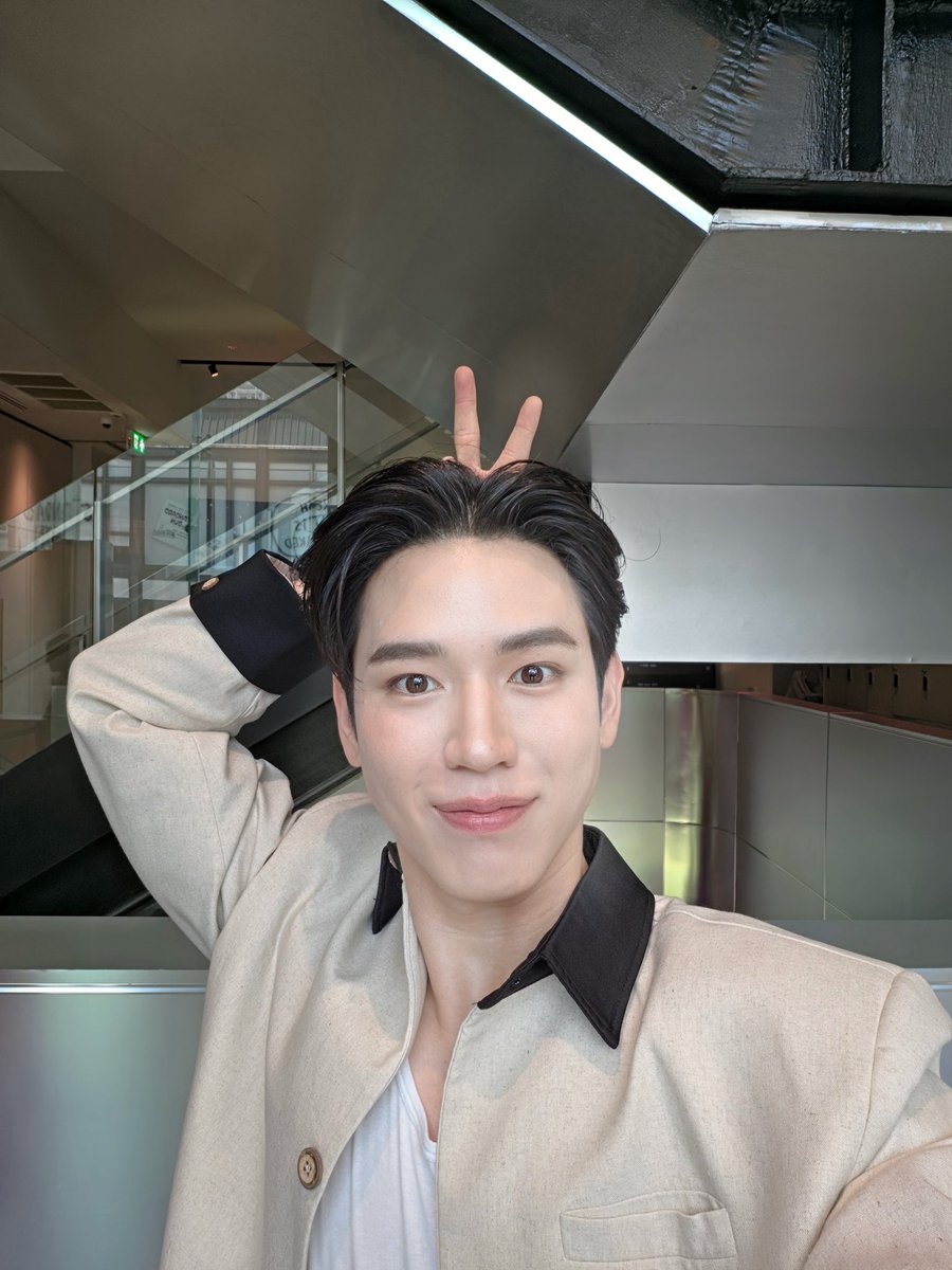 Selfie of the day คิดถึง Fc จัง...แล้ววันนี้แฟนคลับซีรีส์ ‘คิดถึงจัง ตังค์อยู่ไหน’ จะคิดถึงพวกเรามั้ยน้า  🤏💖
.
💸 ซีรีส์ ’คิดถึงจัง ตังค์อยู่ไหน‘
#ChasingLoveChasingCash
📌 ดูฟรี* 3 ตอนแรกที่ Monomax เท่านั้น
🔗 monomax.tv/chasinglove
.
#คิดถึงจังตังค์อยู่ไหน
#Monomax