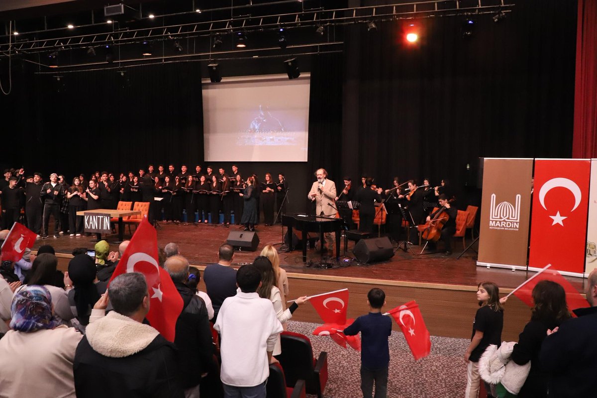 Meb_Akademi47's tweet photo. Yeni dönem faaliyetimiz Güzel Sanatlar Lisesi ortaklığında Yücel Arzen HACIOĞULLARI konseriyle başladı.
İl Müdürümüz Sayın Ali EYYÜPKOCA konuşmalarında TYMM vizyonunda eğitimin ve öğretmenlik mesleğinin yeri ve önemine değindi.
Faaliyetlerimiz bahar dönemi boyunca devam edecek. https://t.co/ssfKqw1kpD