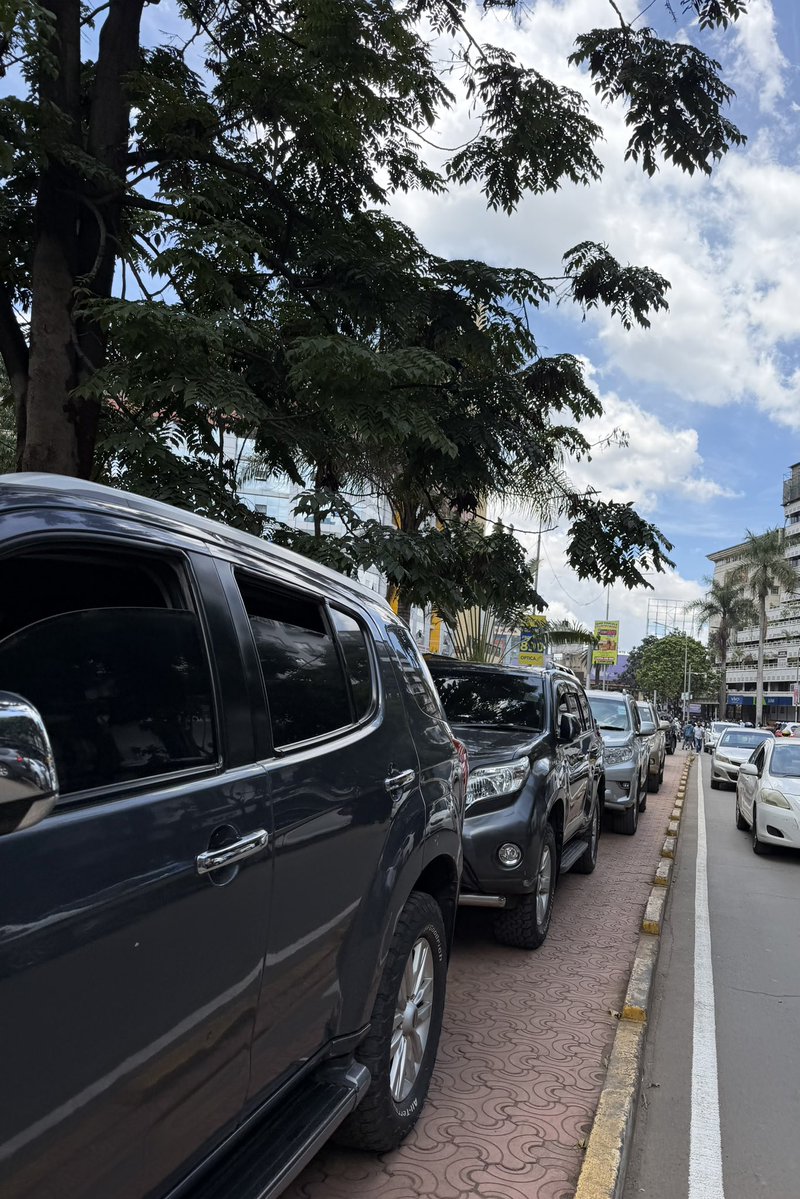 Government drivers have zero regard for other people.
Common sense to them is not common.
They always behave as if they are above the laws of the land