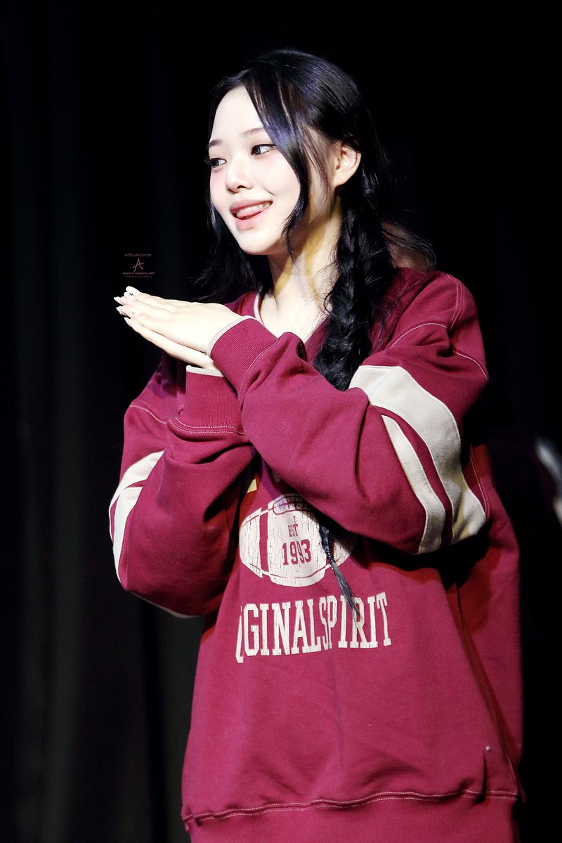 20241208 CLASS:y LOVE XX 인터아시아 팬사인회
박보은 part. 2 (1/3)
#클라씨 #CLASSy #박보은 #BOEUN