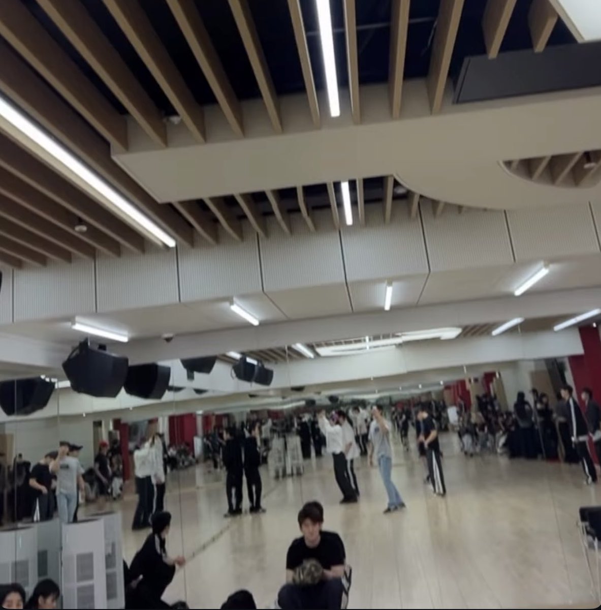 waffles🧇 tweet media