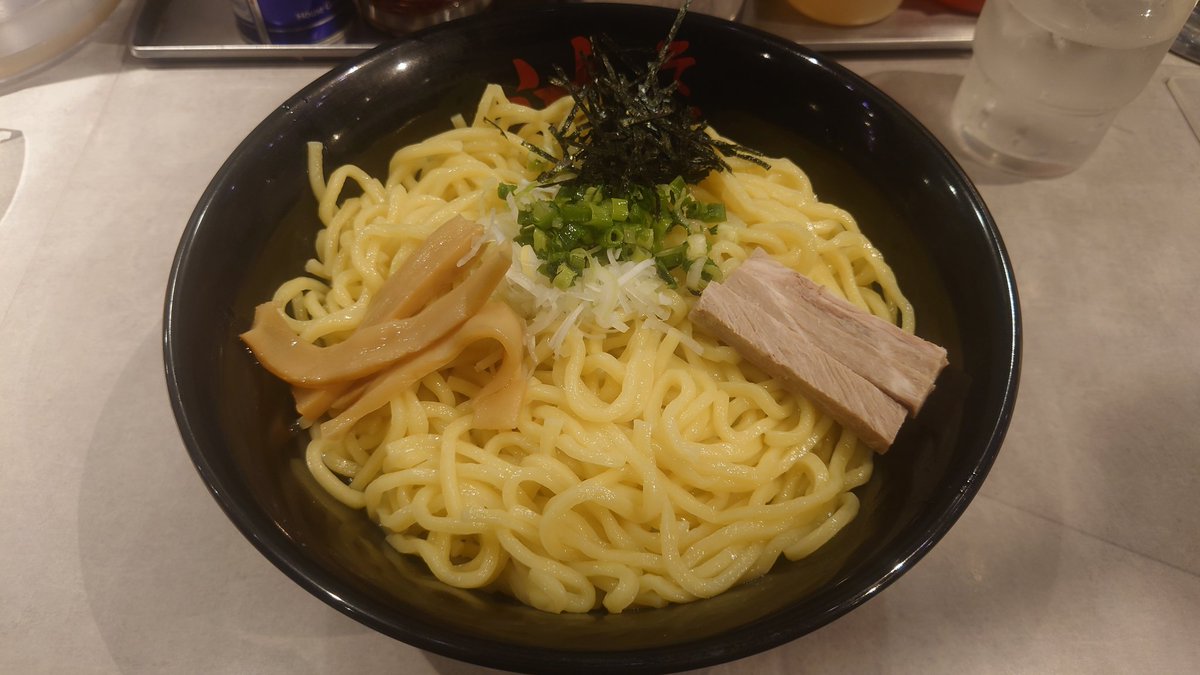 もふも tweet media