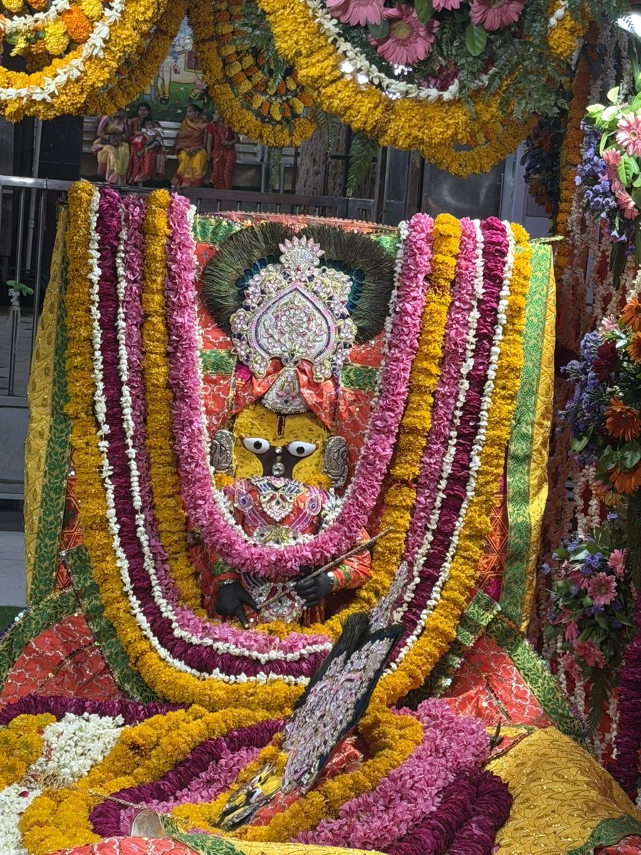rahulraoinc's tweet photo. जय श्री राधे 🙏
कल श्री गोवर्धन में श्री गिरीराज महाराज एवं बरसाना में माँ श्री राधा रानी जी के दर्शन का सौभाग्य प्राप्त हुआ।

मन आनंदित है, हृदय कृतज्ञ है 🙏
प्रभु की कृपा सभी पर बनी रहे।

जय श्री राधे ❤️
#Radha #mathura #krishan #vrindavan https://t.co/70oB53Kr7e