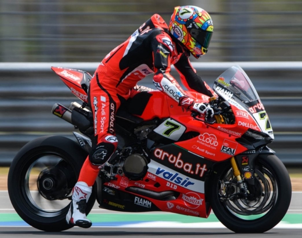 Santi🏍️T7 tweet media