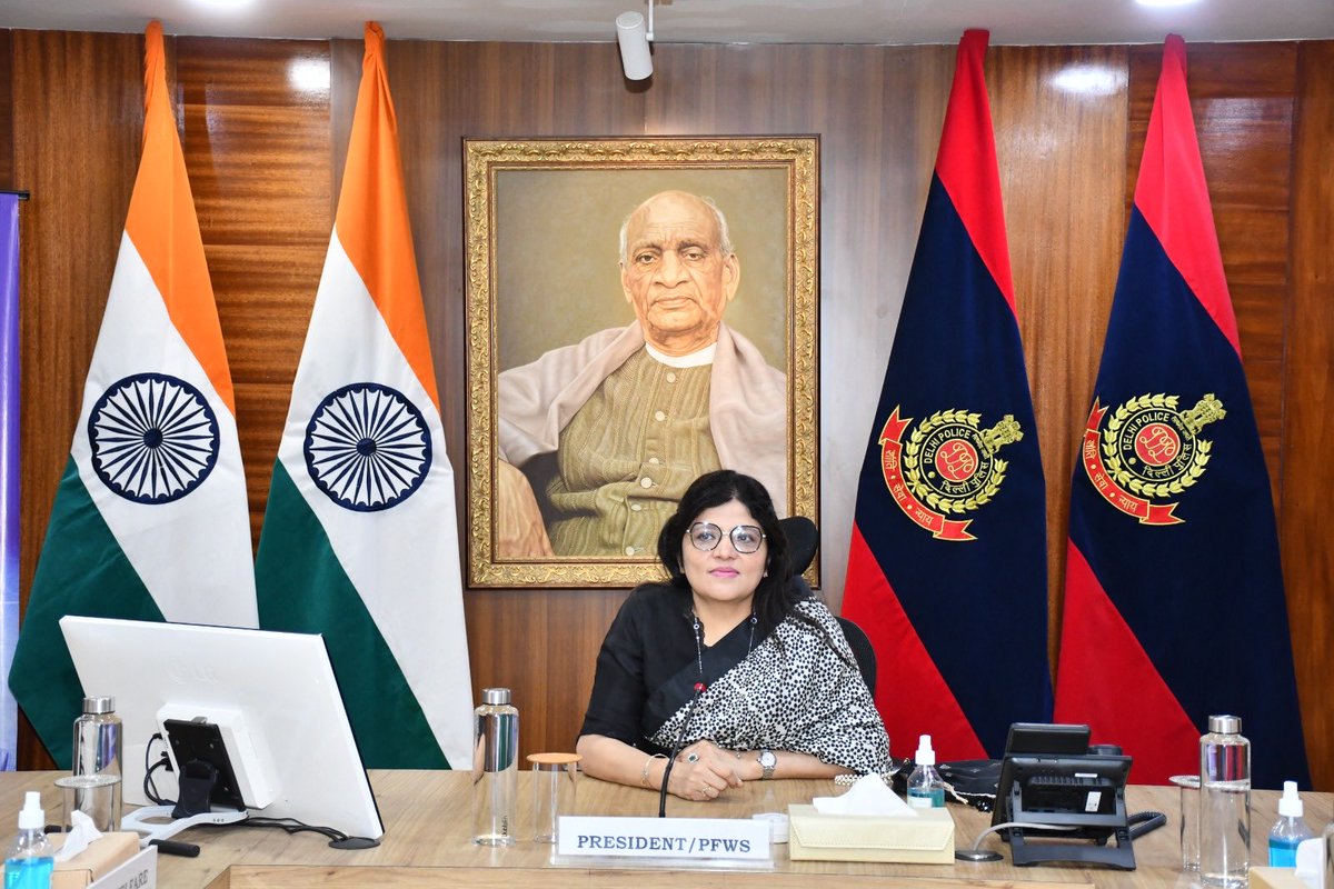 pfws1's tweet photo. In April 2026, during PFWS  Week, the Police Families Welfare Society (PFWS), under the leadership of its President Smt. Rachna Golchha, organized an online session on “Civil Services as a Career Option” for the wards of Delhi Police at Vimarsh Hall, PHQ. https://t.co/FTxue1vOrz