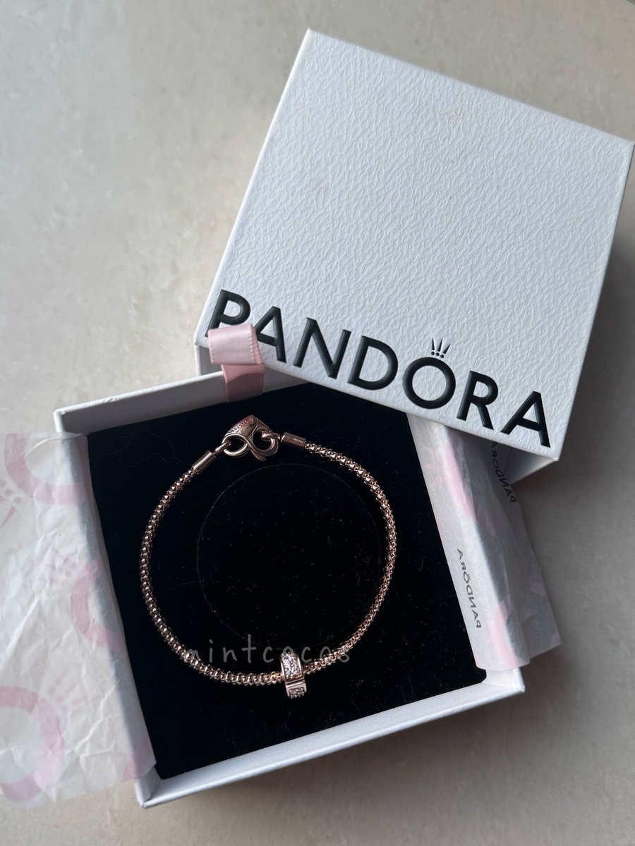 mintcocos's tweet photo. wts - want to sell

preloved / second pandora 100% original
good condi like brand new

dom tangerang

- Studded chain 14k rose gold-plated bracelet with heart clasp ( Size 19 )
Rp 3.000.000 ( beli 329 SGD )

- Pink Pavé Clip Charm rose gold
Rp 1.000.000 ( beli 135 SGD ) https://t.co/jFa4IkeweV
