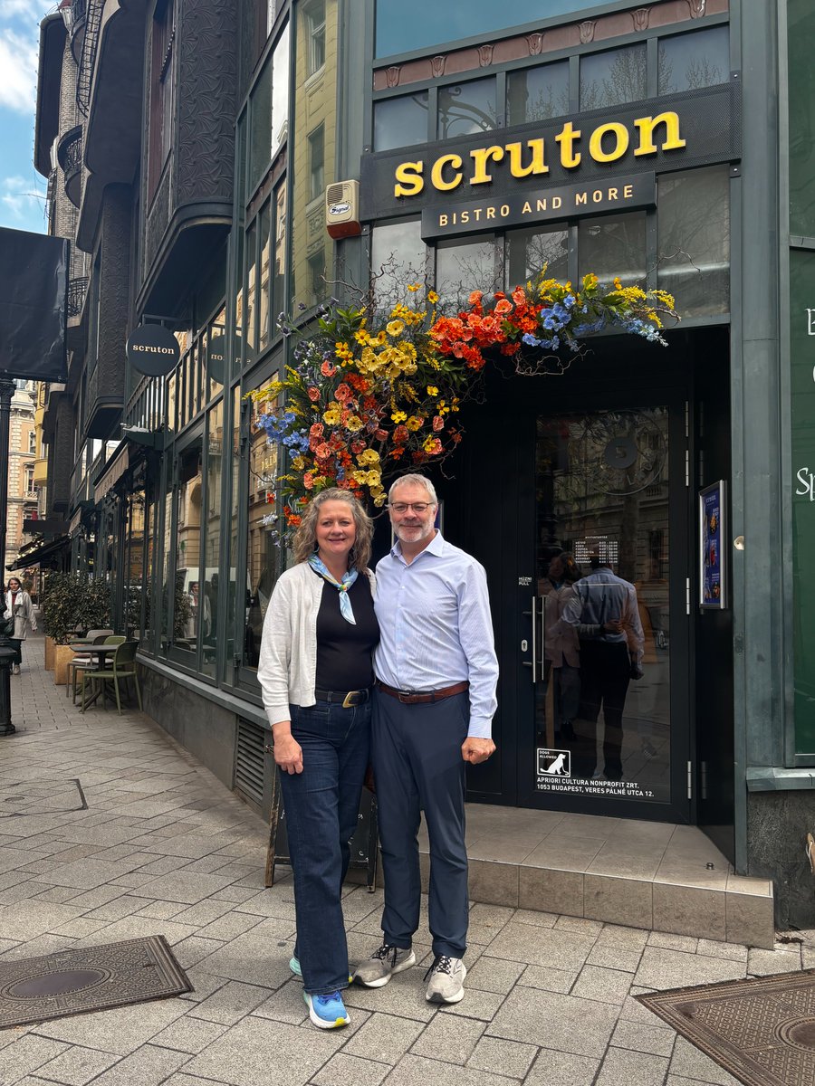 scrutonbudapest's tweet photo. Last week, @scottyenor, Director of the B. Kenneth Simon Center for American Studies at The Heritage Foundation, and his lovely wife, Amy visited us.

The podcast we recorded with him will be available soon—stay tuned! 🇺🇸🇭🇺 https://t.co/X1J3bVzKpS