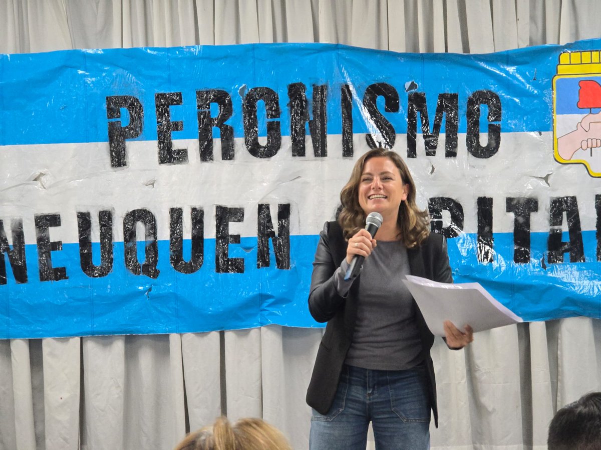 loreparrilli's tweet photo. ✌🏻 Partido Justicialista Neuquén Capital
Acto de autoridades electas del Consejo Local de Neuquén, Congresales de Neuquén y Consejeros Provinciales. https://t.co/6DejoJ7lOG
