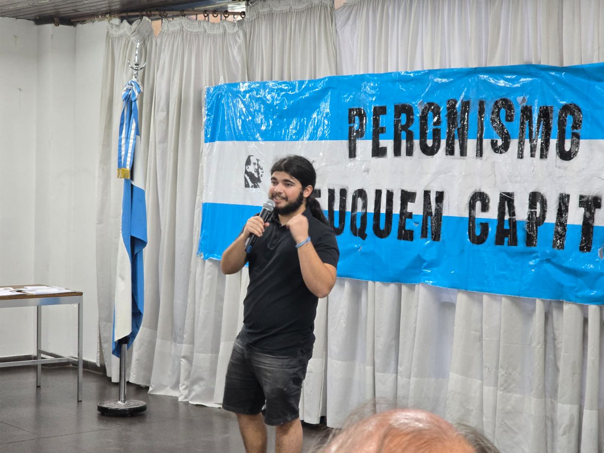 loreparrilli's tweet photo. Nuestra tarea principal es clara: crear las condiciones para que Cristina esté libre y tenga justicia imparcial.
Queremos un partido que debata ideas y planifique la gestión. https://t.co/0ENSgtMLu9
