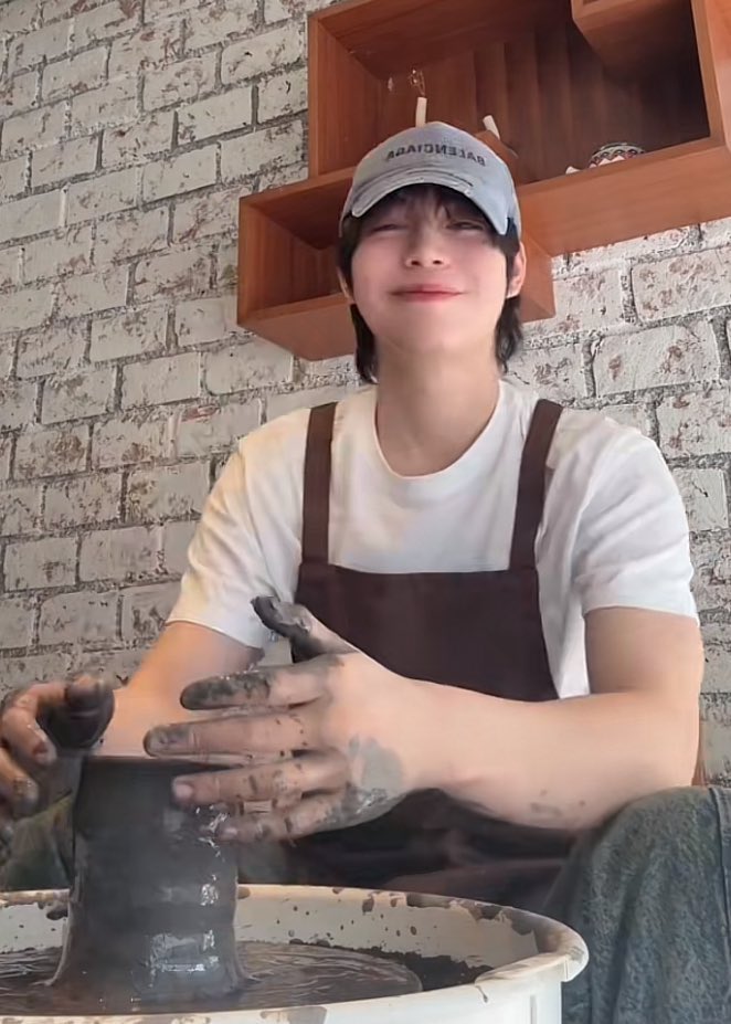 bethia 🪼 tweet media