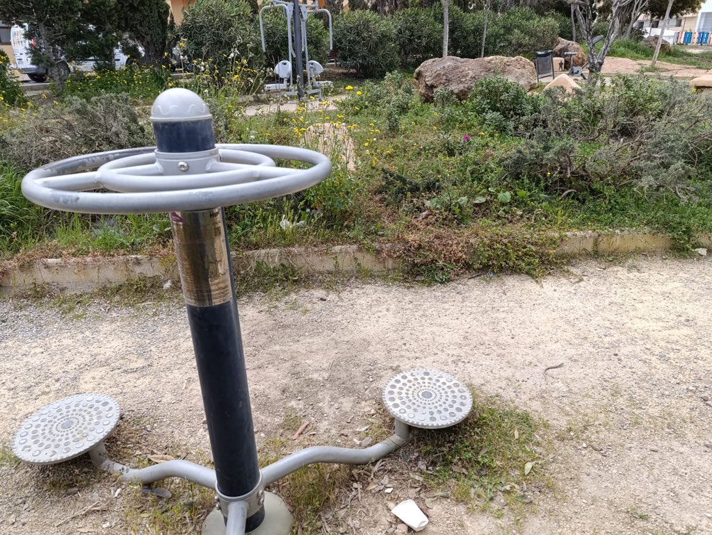 FSEPSOE's tweet photo. 🔴 El PSOE de Sant Antoni denuncia l’estat deplorable del parc del Sol Post, a la zona de ses Variades 

📄Nota de premsa: https://t.co/1sL5y0lgzv https://t.co/zgMPAUUjn7