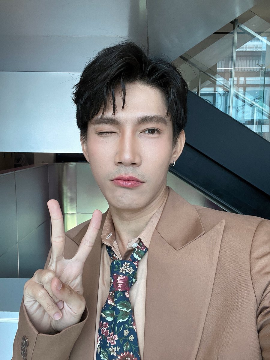 monooriginal_th's tweet photo. Selfie of the day คิดถึง Fc จัง...แล้ววันนี้แฟนคลับซีรีส์ ‘คิดถึงจัง ตังค์อยู่ไหน’ จะคิดถึงพวกเรามั้ยน้า  🤏💖
.
💸 ซีรีส์ ’คิดถึงจัง ตังค์อยู่ไหน‘
#ChasingLoveChasingCash
📌 ดูฟรี* 3 ตอนแรกที่ Monomax เท่านั้น
🔗 https://t.co/lTBHgtWbkM
.
#คิดถึงจังตังค์อยู่ไหน
#Monomax
#MonoOriginal
#คิดถึงจังตังค์อยู่ไหนWatchParty 
#guysivakorn
