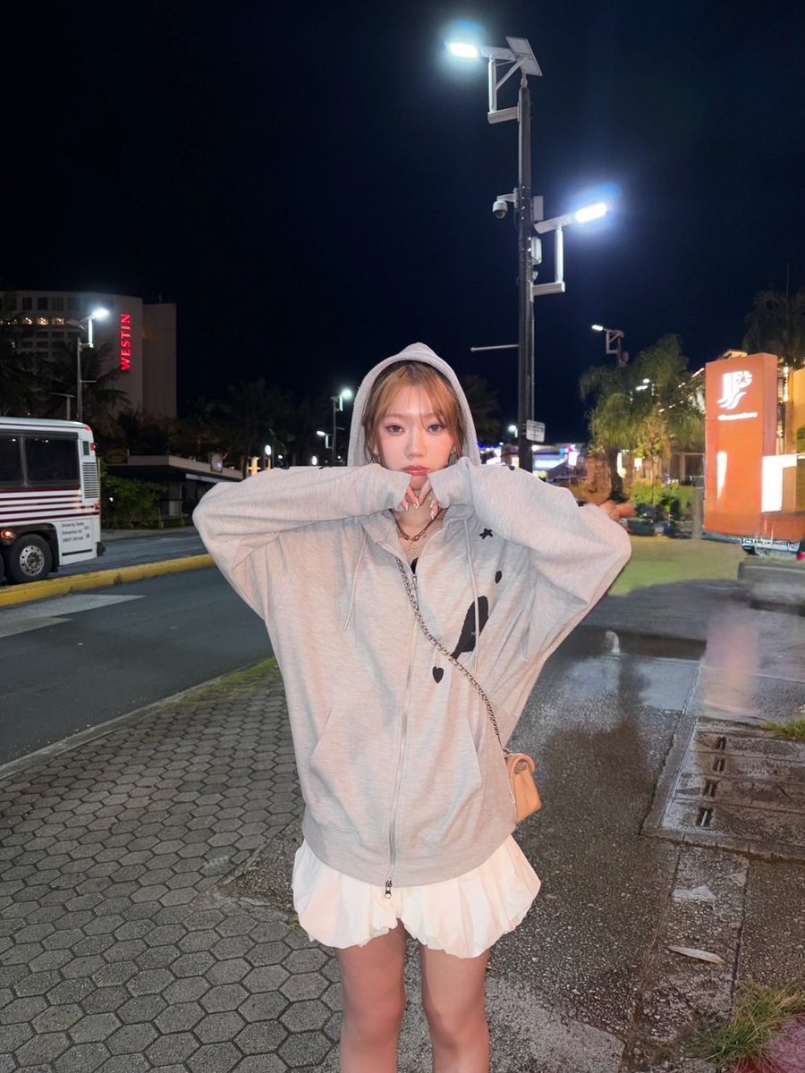 よྀིん tweet media