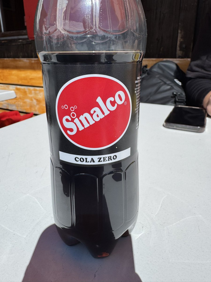 Zwitserse cola met dopjes die niet vast zitten #kleingelukske