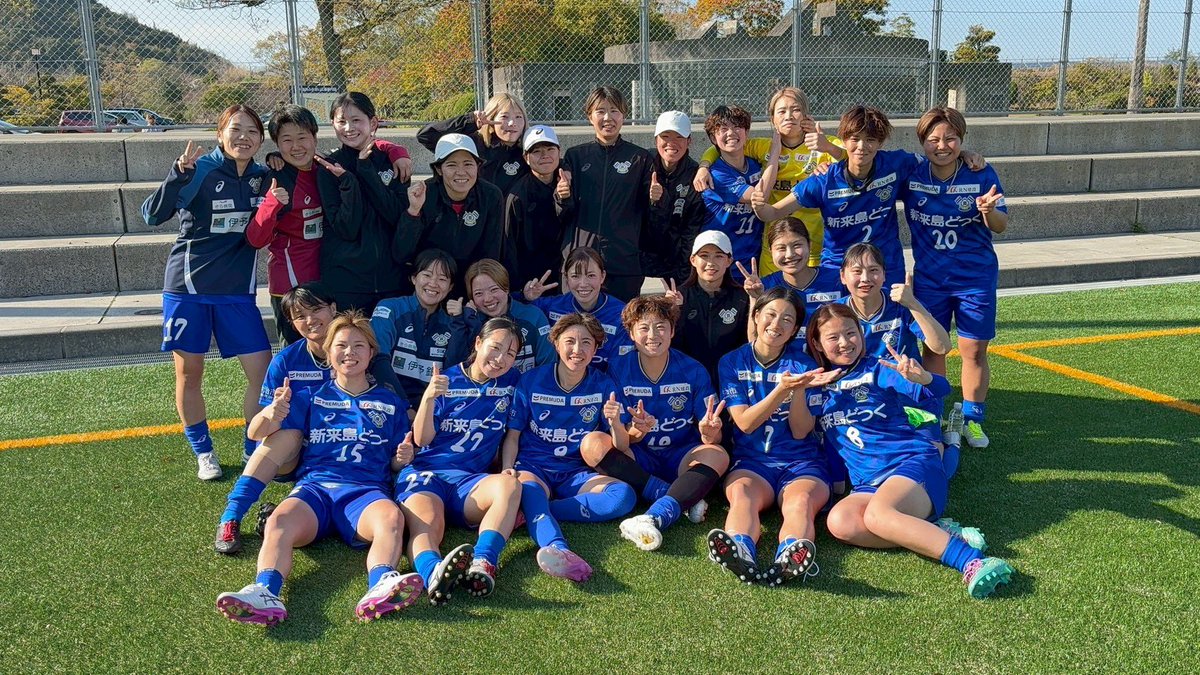 ktkmo7's tweet photo. １勝〜☝🏼
この笑顔がシーズン通して続きますように^_^
早くみんなの怪我が治りますように🦵🏼

たくさんの応援ありがとうございました💙

得点も質もまだまだ。
ここからまた積み上げます！！！

引き続き応援よろしくお願いします🌷

#FC今治レディース https://t.co/3CLfDAMugK