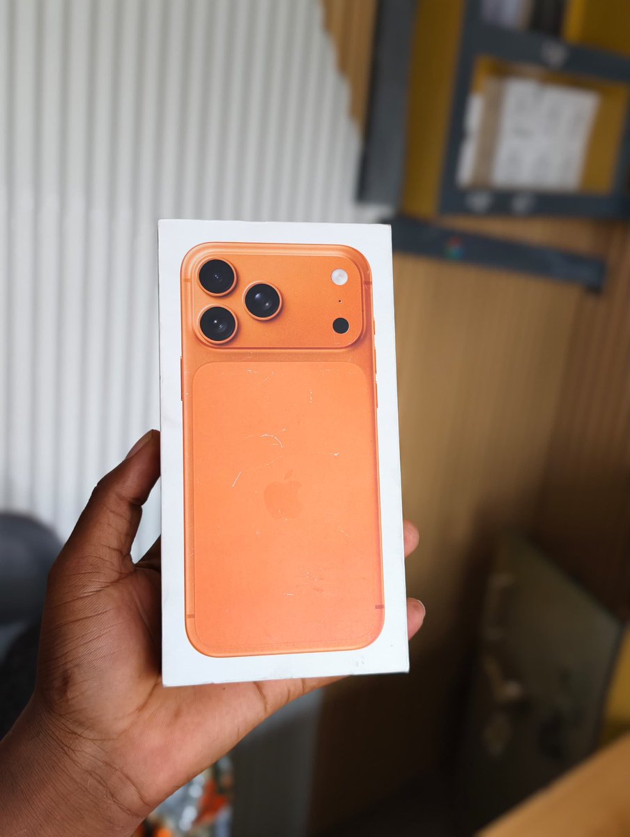 Cowwbama's tweet photo. Kama kuna mtu anataka 
Iphone 17 pro max
Gb256
Esim
Bh100
Orange
3.300,000
Njoo Dm

0685292370 https://t.co/AYHP4kPaot