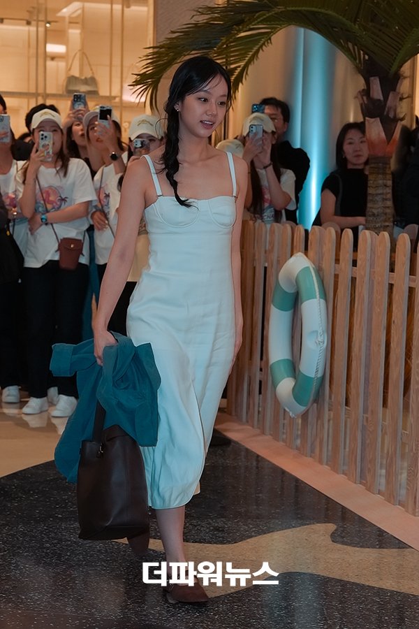 strangefuzz 📢 hyeri tweet media