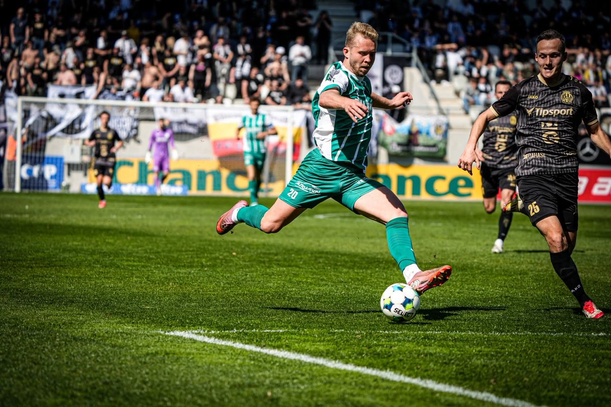 S mikrofonem za klokanem tweet media