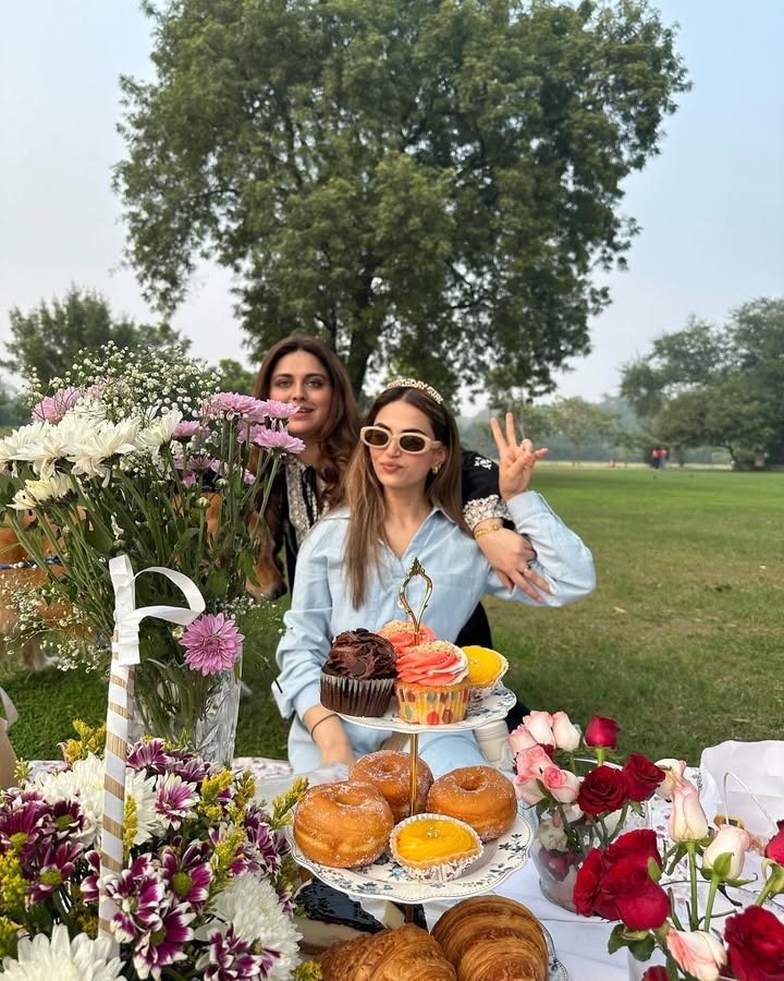 Mehekkkk09's tweet image. Sweet moments, sunshine &amp;amp; soft celebrations 🌸🍰
Happiness looks good on us 🌸, cake in hand, hearts full. #Familymoment #Canberra #AustralianOpen