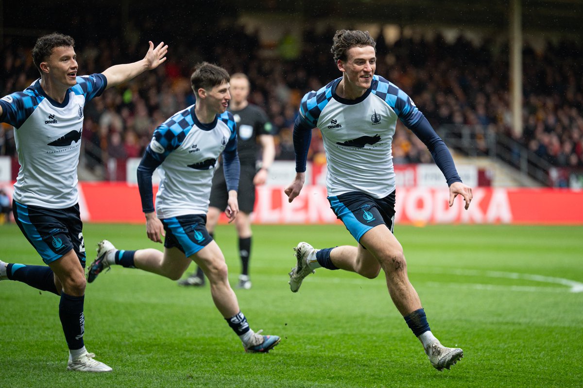 FalkirkfcSS's tweet image. Happy Birthday @BarneyStewart04 🎉🎂

📸@rubyadamphoto 

#HaveYourSay #BackTheFSS #BarneysBirthday
