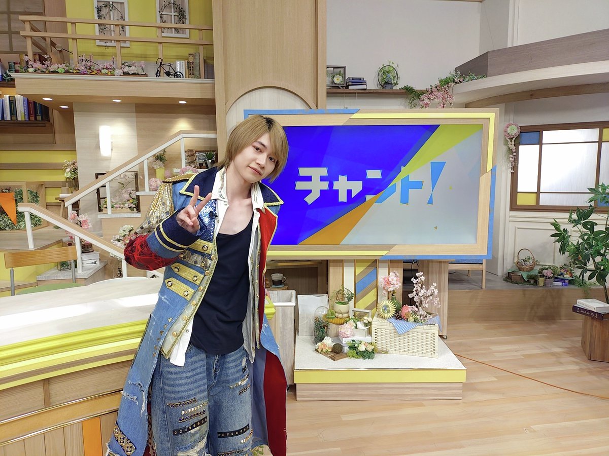 cbc_dramatrip's tweet photo. 4月新ドラマ
『その天才様は偽装彼女に執着する』💘

W主演を務める #今野大輝 さんがCBCテレビに!!
“ 若月 郁 ”とは全く違う姿ながら #天才様 をアピール💫
#BandZAI

👇「チャント！」出演直後の一枚 https://t.co/KN8G2Y8OHw