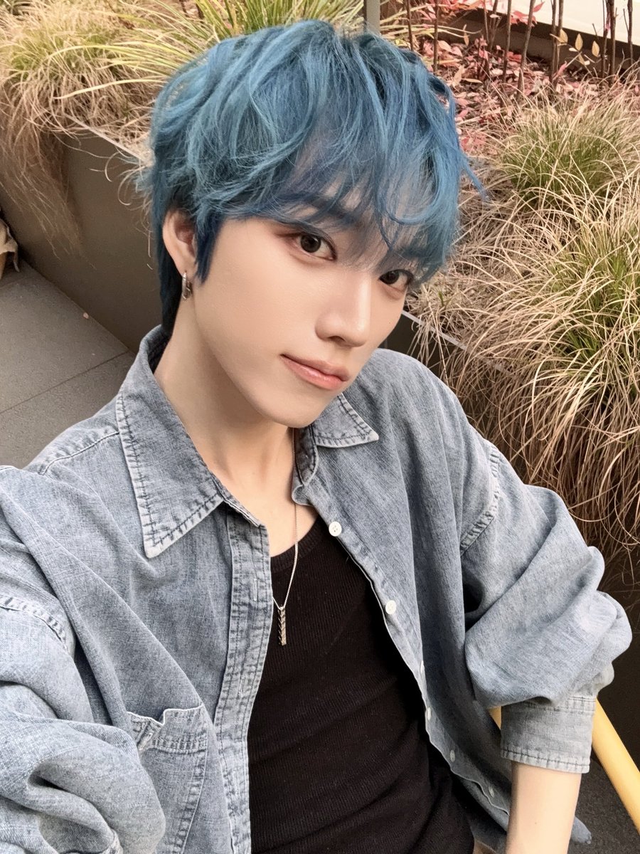 뉴헤어 셀카 어때~~ㅎㅎ💙
요며칠 다시 좀 쌀쌀하다니까 따뜻하게 입고
감기조심💕 아프지마요🌸

#AIMERS #에이머스 #WOOYOUNG #우영