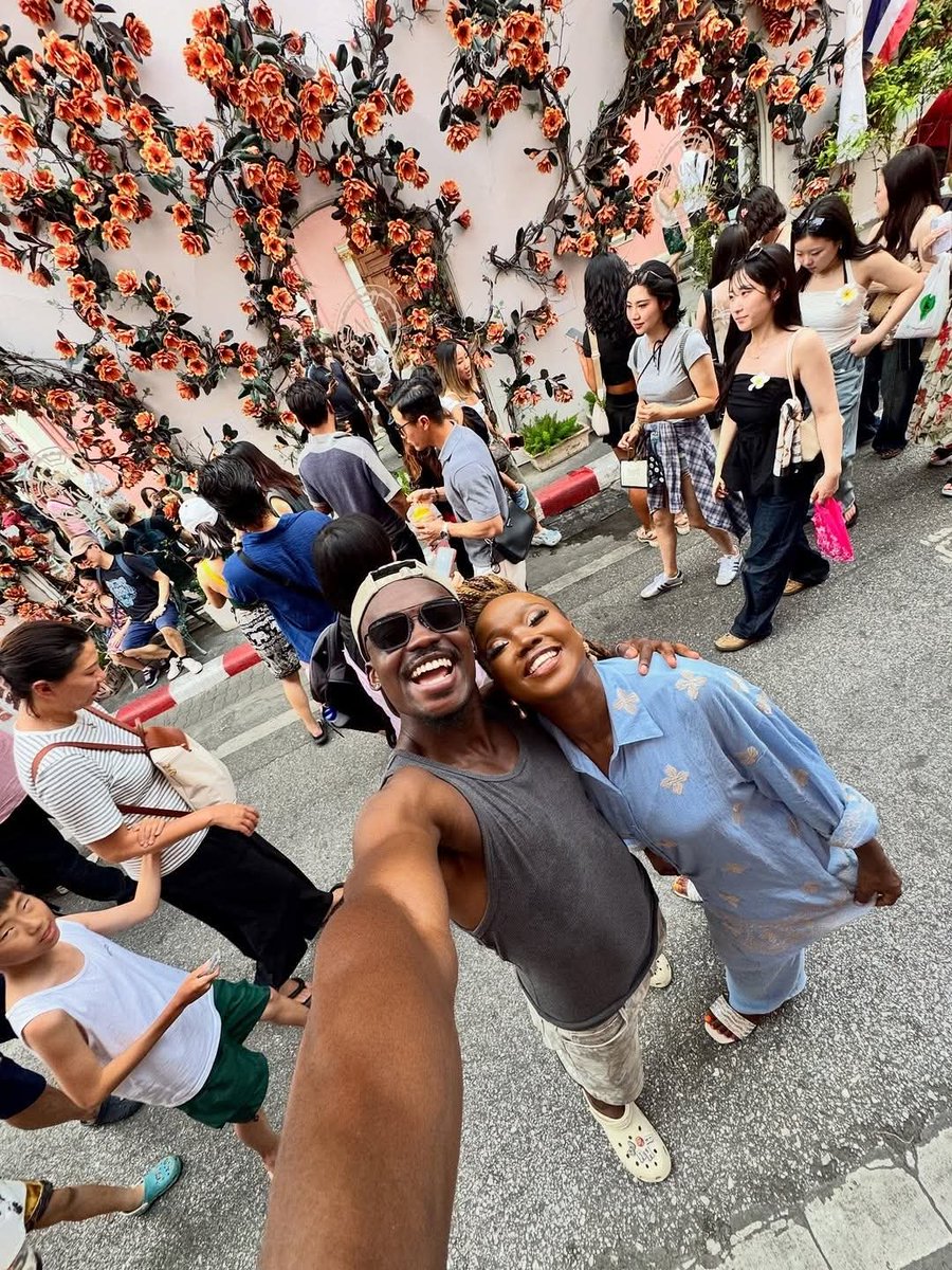 ®️ E L E tweet media