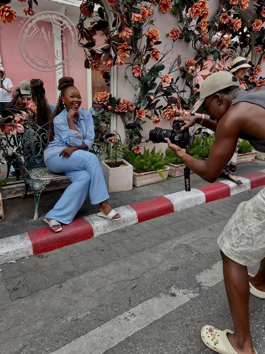 ®️ E L E tweet media