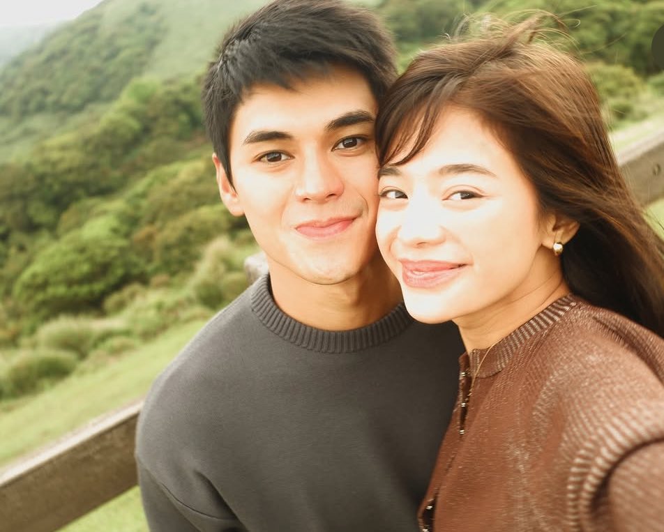 THEY LOOK SO IN LOVE AND SO HAPPY IT’S ACTUALLY INSANE 😭💛