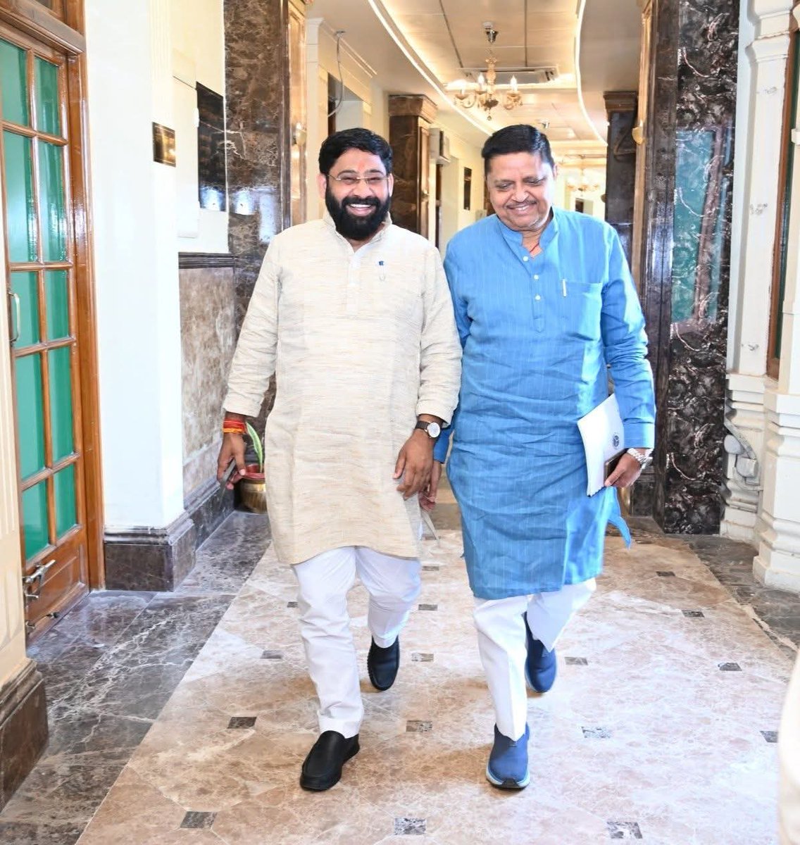 Lakshmirajbjp's tweet photo. आज विधानसभा भवन में बैठक में जाते हुए।
#mlaSikandrabad #लखनऊ #devendrasinghlodhi https://t.co/EKBRnJ7q3e