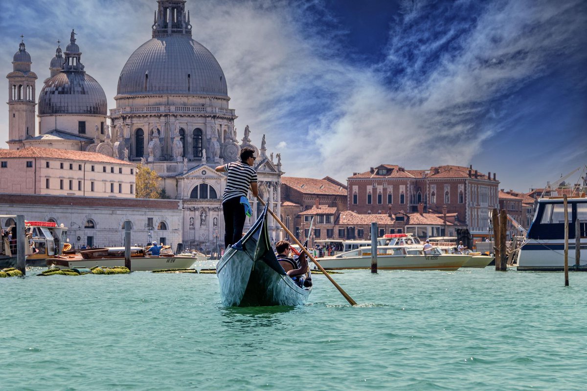 teatrolafenice's tweet photo. «Il più grande segreto della felicità, è di stare bene con se stessi» (Fontenelle). Buon sabato, amici!

#30maggio https://t.co/ooJl9KwIqN