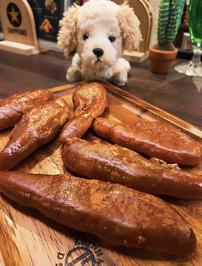 明太子燻しました💭
なんか他にもたくさん燻しまくってます✨️

今週も楽しい週にしましょう😊
本日も22:30まで元気に営業しております！

どうぞ宜しくお願いします☺️

#けむりセカイ #燻製 #飲み
#お酒 #飲み会 #明太子