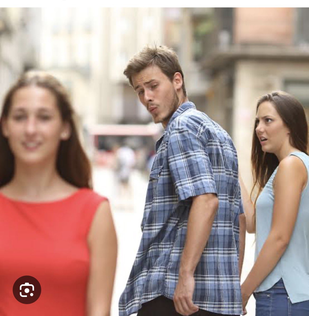 requiteddreamer's tweet photo. Bec’s future life with Danny  #mafsau https://t.co/LgEdxsDNil