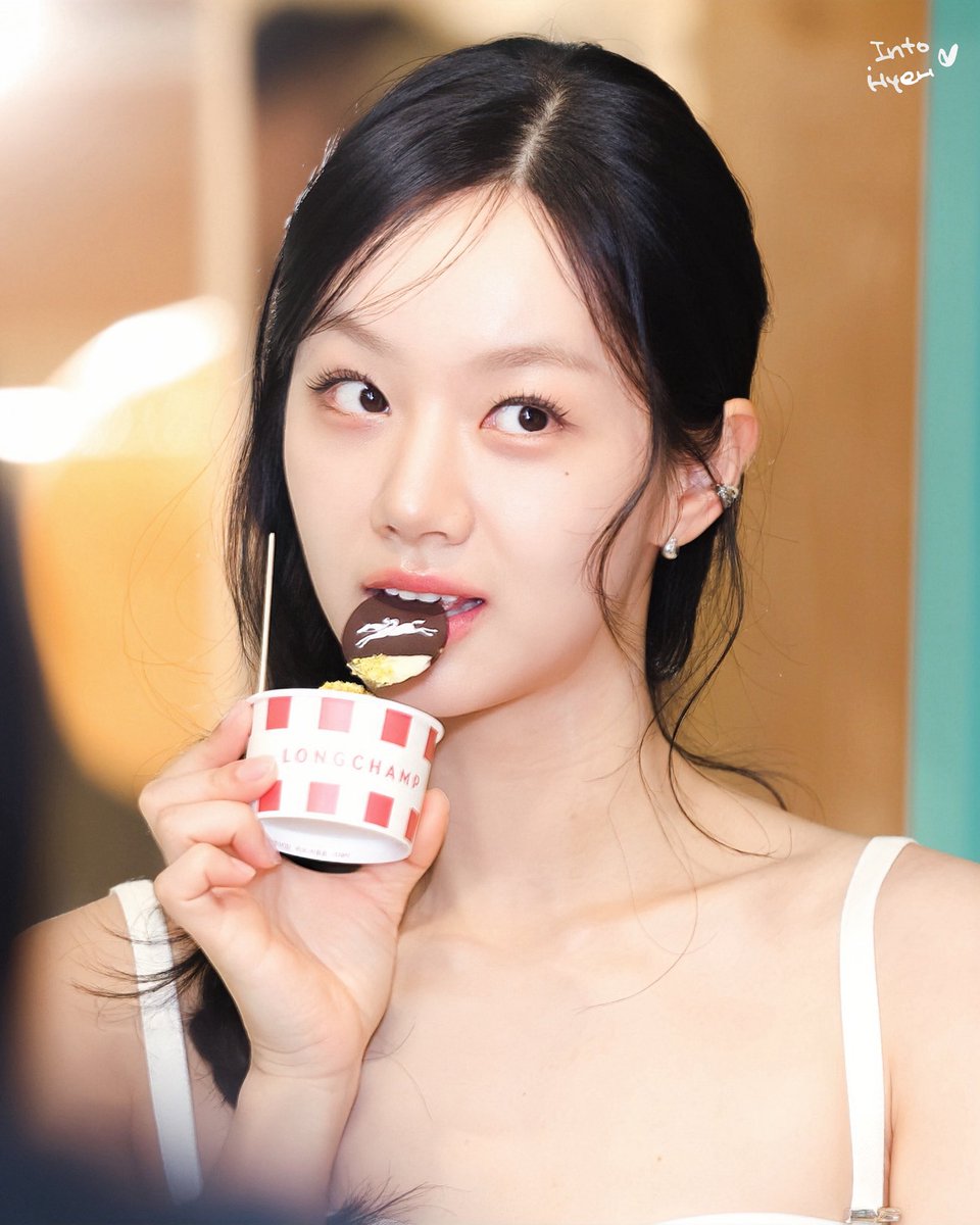 Intohyeri tweet media