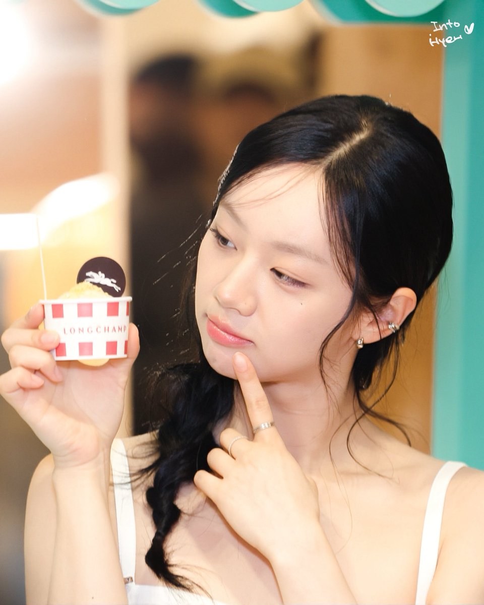 Intohyeri tweet media