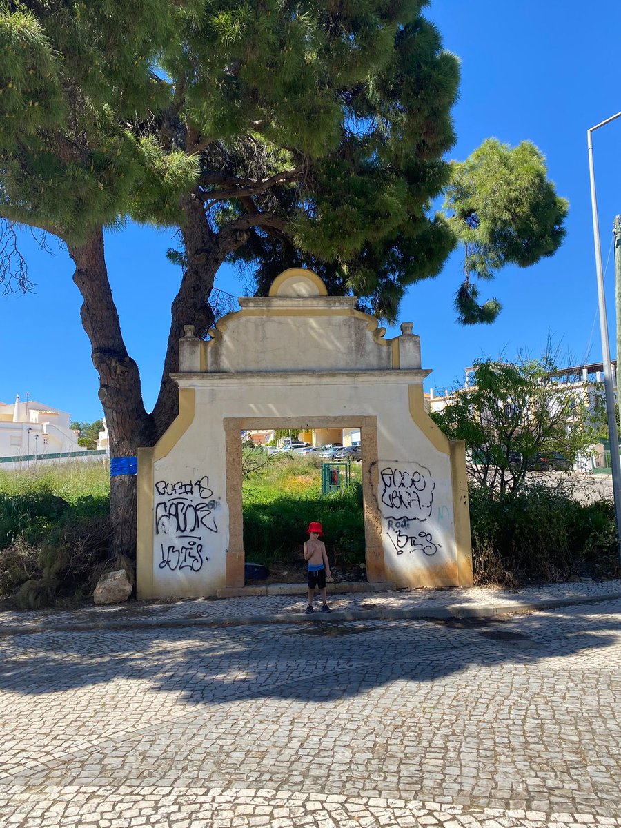 It’s nice to get away somewhere sunny with my little one Cobey ☀️ ♥️