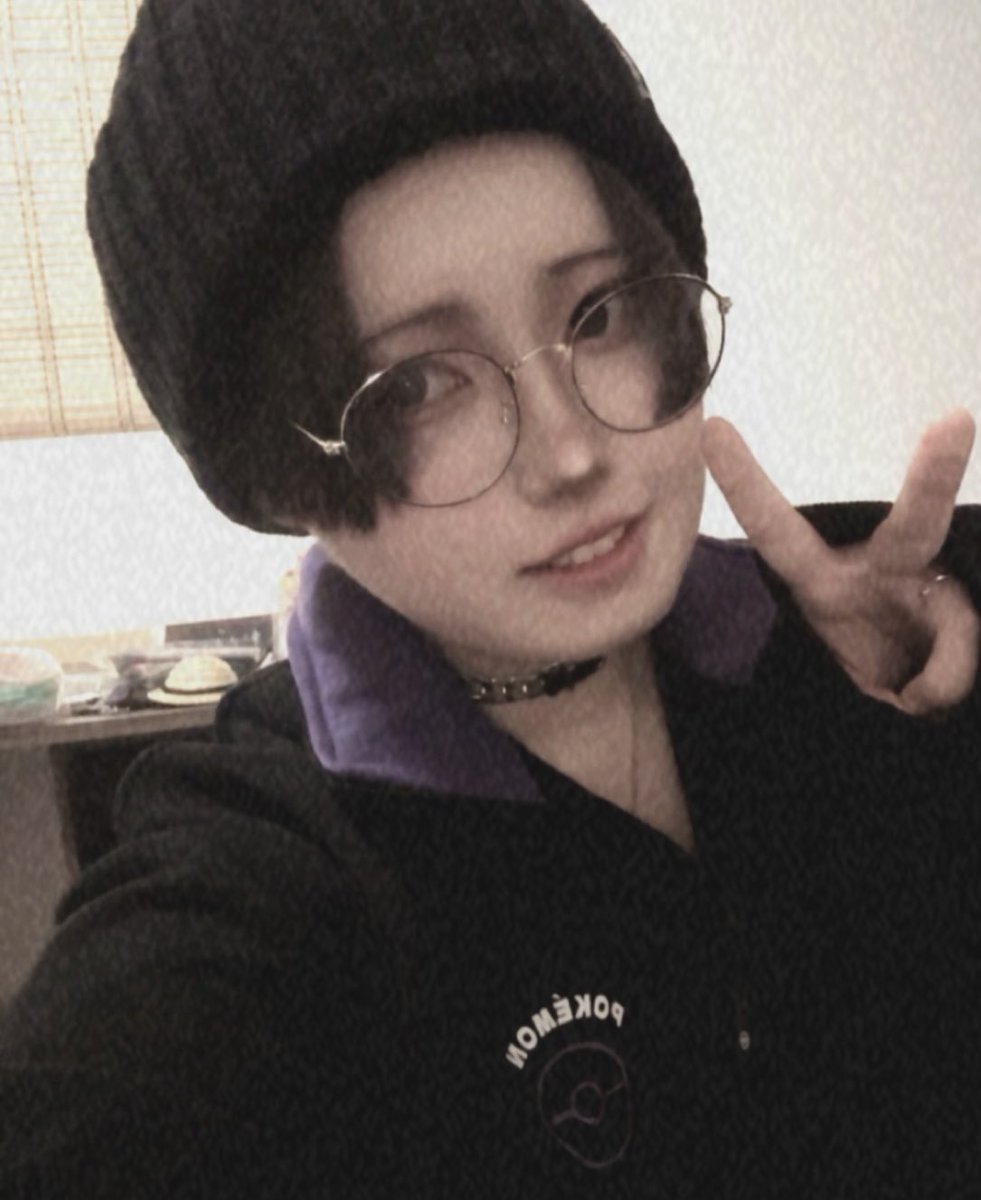 月見里 りつき tweet media